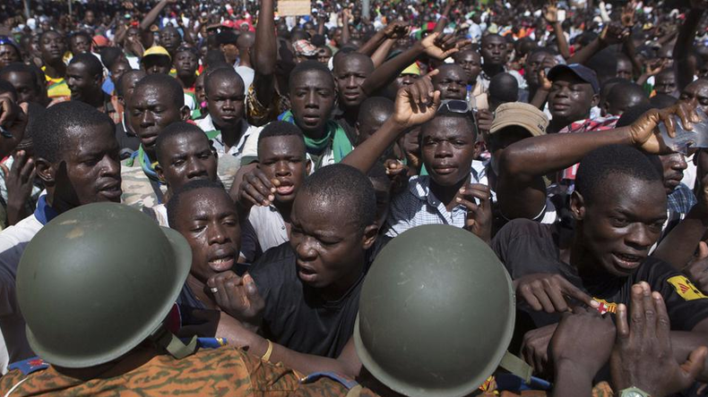 Le Burkina Faso s'avance vers un nouveau coup d'état. 
