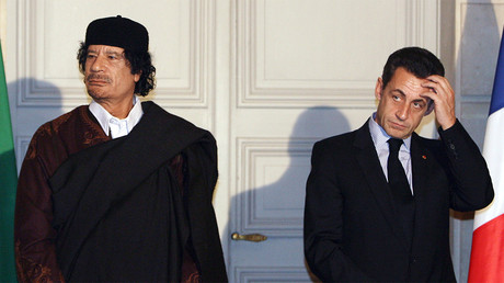 Nicolas Sarkozy reçoit Mouammar Kadhafi  à L'Elysée en décembre 2007
