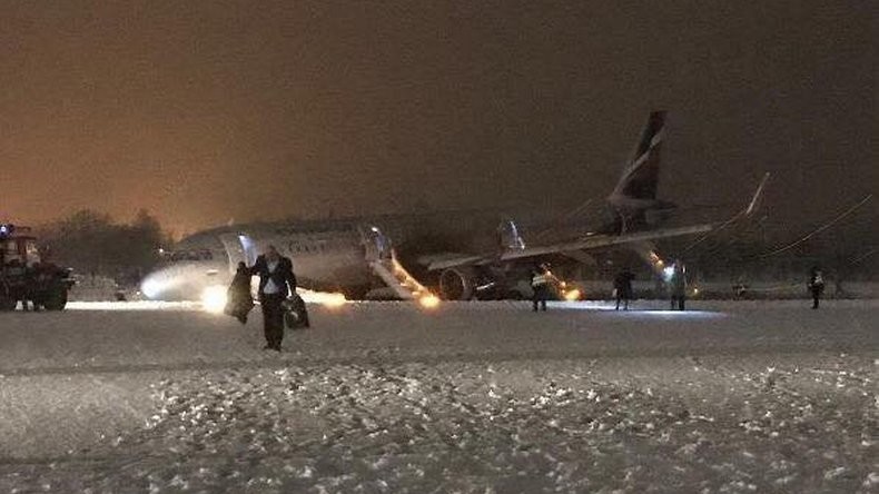 Un Airbus A321 de la plus grande compagnie russe, Aeroflot, a frôlé la catastrophe.  586c8627c461885a158b47ff
