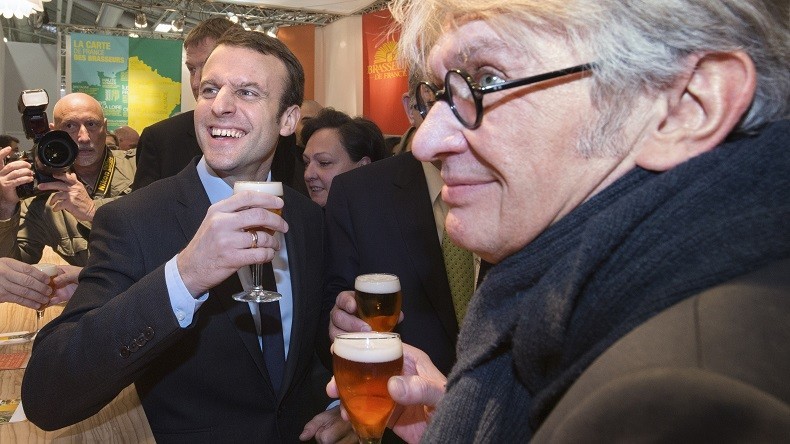 Une ex-lobbyiste du vin conseillère de Macron, des experts inquiets d’un possible conflit d’intérêt